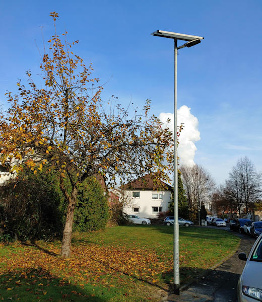 LED Parkplatzbeleuchtung Solar mit 5m Mast Bewegungsmelder